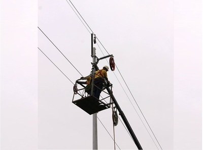 Ciudades siguen sin energía eléctrica