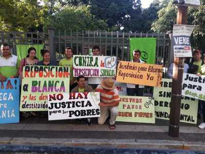Docentes de la OTEP en vigilia por la reposición de Blanca Ávalos