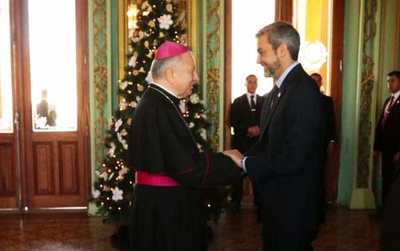 Nuncio Apostólico alabó gestión de Abdo