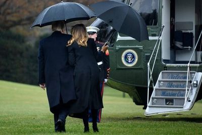 Trump parte a cumbre de la OTAN enfurecido por nuevas audiencias de juicio político