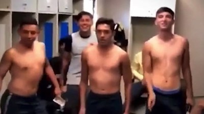 Futbolistas mexicanos se burlan del himno chileno contra la violencia de género "Un violador en tu camino"