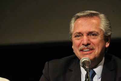 Fernández cree que Justicia va a perseguir a Macri como hizo con expresidenta