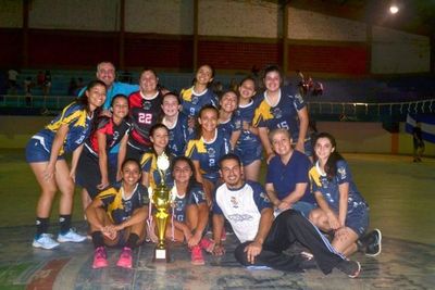 Capiatá manda en la División de Honor