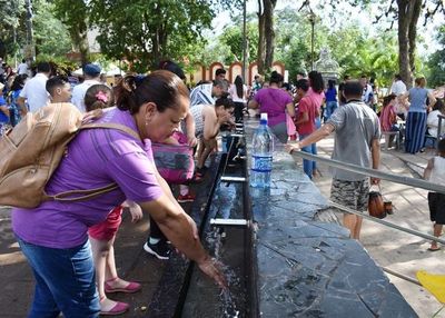 Agua y baños sanitarios están para peregrinos