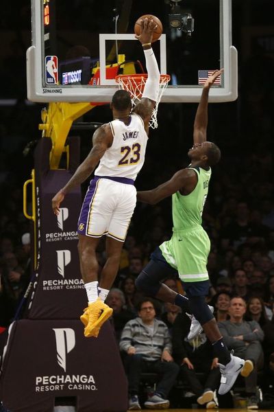 Lakers recuperan mejor marca
