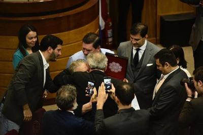 Galaverna emocionado:"Es un homenaje que Humberto haya venido hasta el Senado"