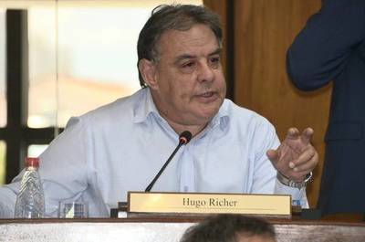 Richer: “Es vergonzoso que nos convirtamos en sucursal del Departamento de Estado americano”