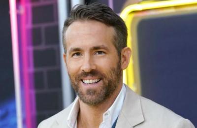El momento en que Ryan Reynolds estuvo a punto de ser aplastado por una avalancha de fans
