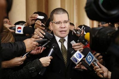“Nadie es imprescindible y la vida continúa”