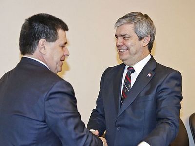 Riera asegura que no abandonará su banca en el Senado