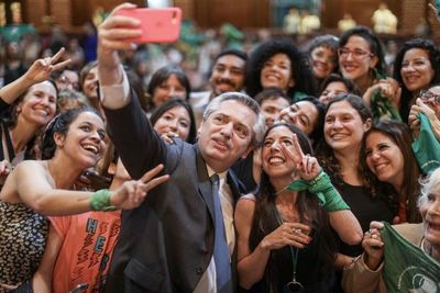 Nuevo Gobierno argentino anuncia la flexibilización del aborto no punible