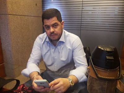 "Es evidente como esta gente trafica influencia en la cara de todos nosotros"