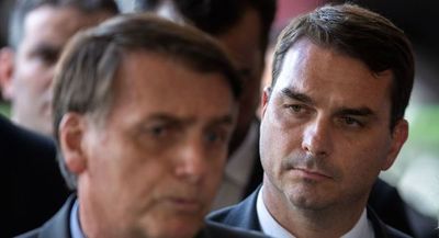 Investigan por corrupción al entorno del hijo de Jair Bolsonaro