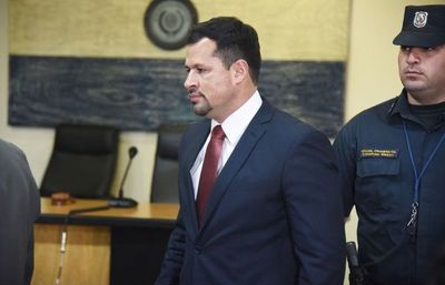 Diputados dilatan pedido de expulsión de Ulises Quintana