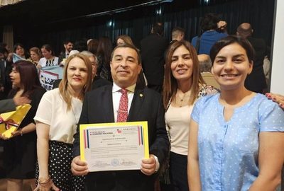 Carrera de Kinesiología y fisioterapia de la UNA recibió acreditación de ANEAES