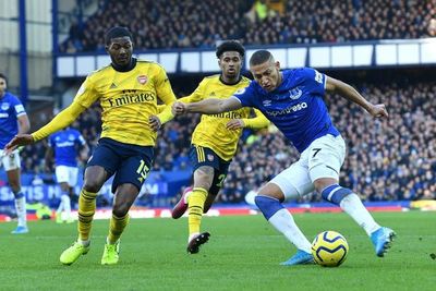 Everton y Arsenal empatan