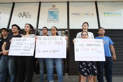 FG aprovecha tema Conacyt para “bajar la caña” al gobierno de Abdo Benítez