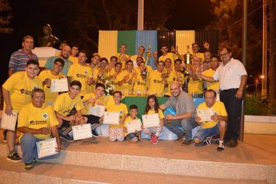 Otorgan reconocimiento a jóvenes destacados