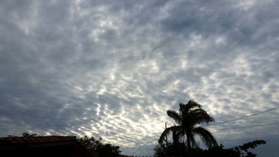 Anuncia un tiempo inestable, caluroso y húmedo para este jueves