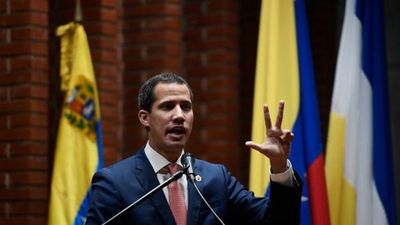 Guaidó aplaza la sesión parlamentaria y evita coincidir con marcha chavista