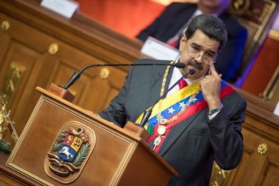 Maduro dice que reventará “los dientes” a Colombia y Brasil en caso de agresión