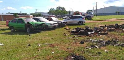 Chatarras siguen en predio municipal