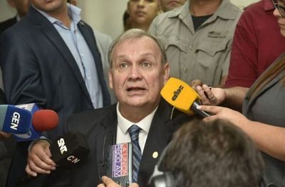 Fiscala imputa a Ferreiro y él habla de “estrategia pergeñada en altos niveles”