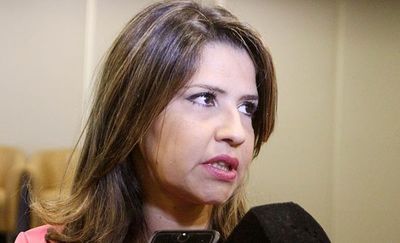 Presidente ordenó a ministra de Justicia que continúe en el cargo
