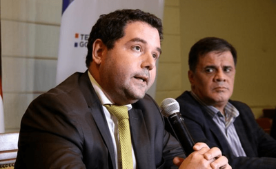 Viceministro "renunciado" admite haber recibido regalo de abogado de jefe narco y que su error fue "no denunciar"