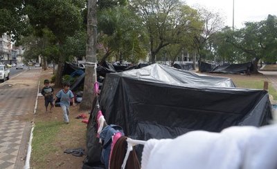 Policía pedirá orden judicial para desalojar a indígenas que ocupan Plaza de Armas