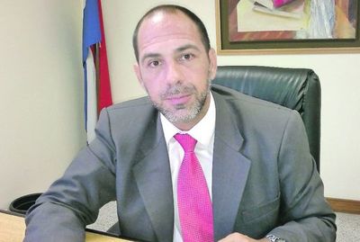 Cámara juega a favor de Cuevas