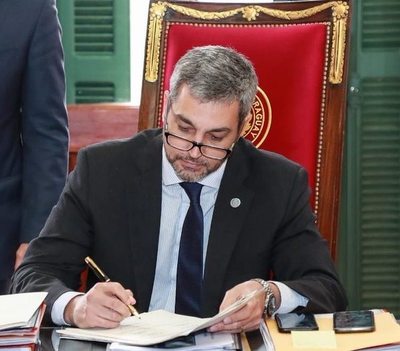 Abdo “saltó” su reposo, fue al Palacio y un tema que le preocupa en agenda: las peleas entre líderes regionales