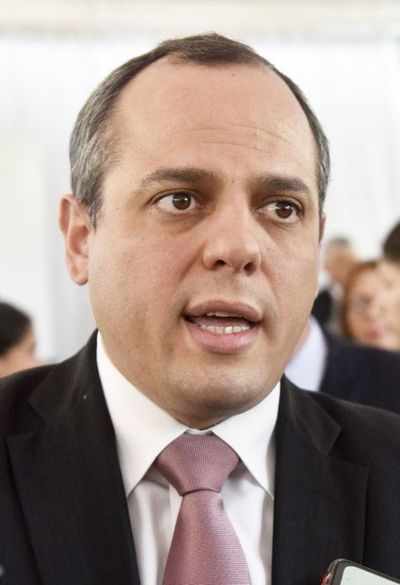 Financiamiento Político: Contraloría no podría controlar dinero sucio porque "fondos en campañas son privados”, afirman