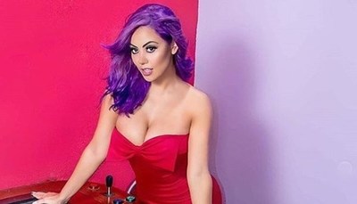 Jennifer Ruiz Diaz, semidesnuda y sin maquillaje