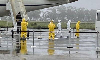 Brasileños repatriados de China dan negativo en coronavirus