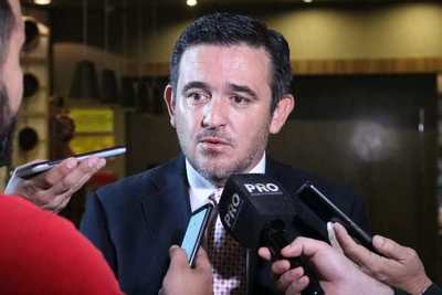 Semana decisiva para la educación: En duda, permanencia de Petta e inicio de clases