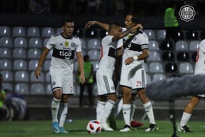 El Decano golea 4-0 al 12 de octubre de Itauguá