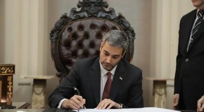Mario Abdo promulga Ley de financiamiento político