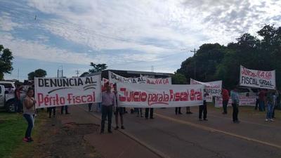 Dos adherentes del diputado Cuevas fueron detenidos durante manifestación en Paraguarí