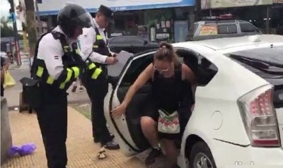 San Lorenzo: PMT baja a pasajera de Uber por subir a metros de una parada de Taxi