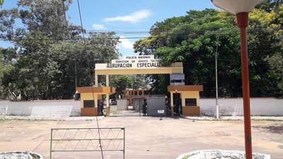Cuevas comparte celda y debe preparar su comida