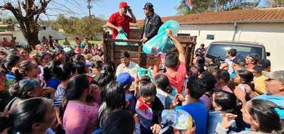 Gobernación lleva asistencia sanitaria y alimenticia a Los Cedrales
