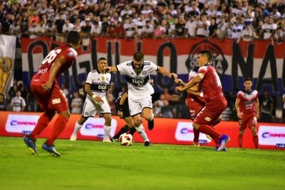 Olimpia vuelve a dejar puntos de local