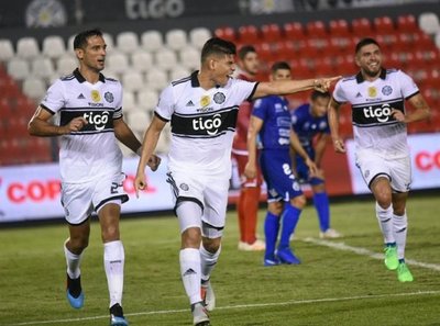 Olimpia vence a un duro Sol y se mantiene con el pleno de triunfos