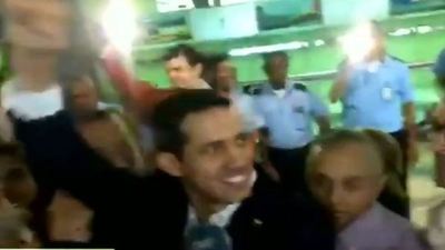 Embajadores de todo el mundo recibieron a Juan Guaidó en el Aeropuerto Simón Bolívar
