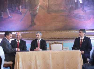 Unas 12.000 notebooks con internet serán distribuidas a escuelas públicas