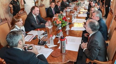 Suspenden el salariazo a 2.123 funcionarios