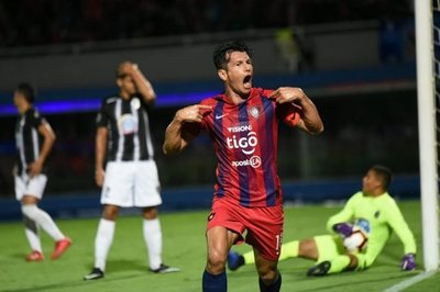 Cerro gana y se consolida en la punta