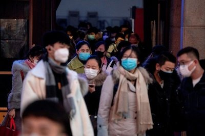 La Bolsa de Tokio se desplomó más de 3% por temor al impacto económico del coronavirus