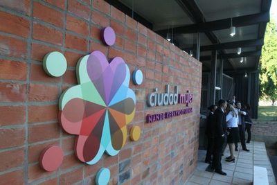 Centro Ciudad Mujer celebra su segundo aniversario destacándose como referencia regional